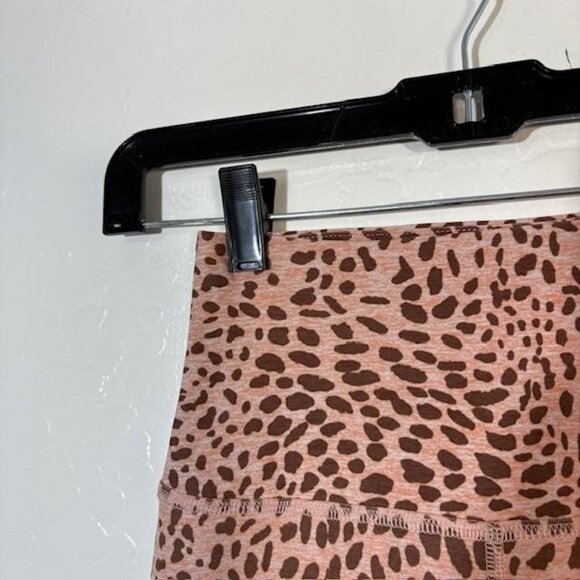 Beyond Yoga Shorts Womens XS Pink Leopard Cheetah High Waisted Biker Made USA - Picture 2 of 9
